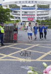 突然！一大批“靓仔”“靓女”涌入深圳街头！有人疯狂应援，有人边笑边哭