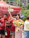 突然！一大批“靓仔”“靓女”涌入深圳街头！有人疯狂应援，有人边笑边哭